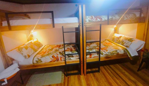 Dormitorio compartido, dormitorio mixto