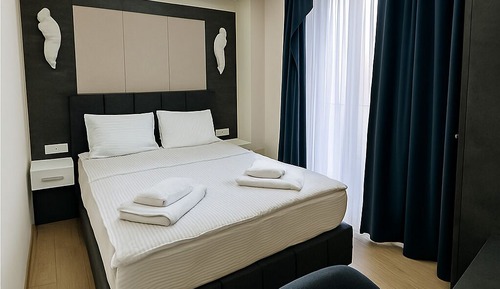 Habitación económica doble, 1 cama de matrimonio, vistas a la ciudad