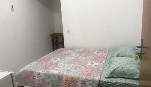 Habitación básica con 1 cama doble o 2 individuales