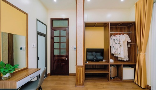 Habitación básica doble, vistas parciales al mar