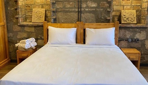 Habitación triple Deluxe, 1 cama de matrimonio con sofá cama, chimenea, vistas al jardín