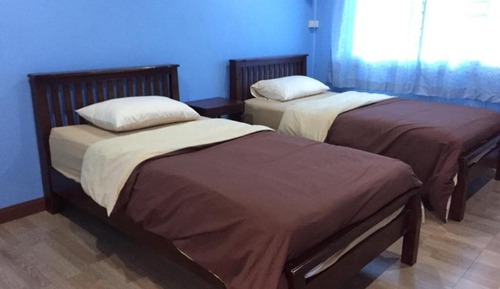 Habitación con 2 camas individuales