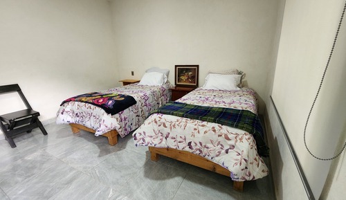 Habitación estándar con 1 cama doble o 2 individuales