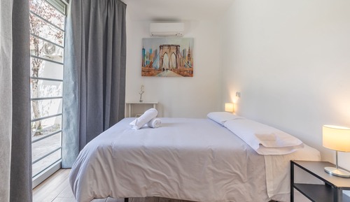 Habitación básica doble, 1 cama doble, no fumadores, baño privado