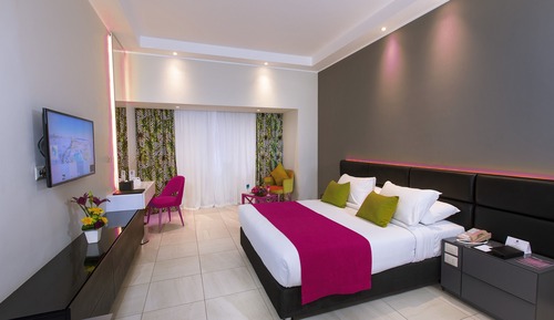 Habitación Deluxe doble, 1 cama de matrimonio grande, vistas a la piscina