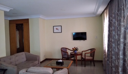 Deluxe Suite