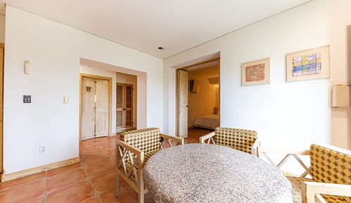 Room (Triple-Bed & Family Suite (Breakfast )