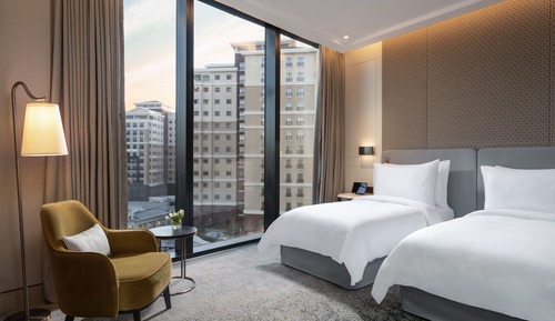 Premier Square View Twin