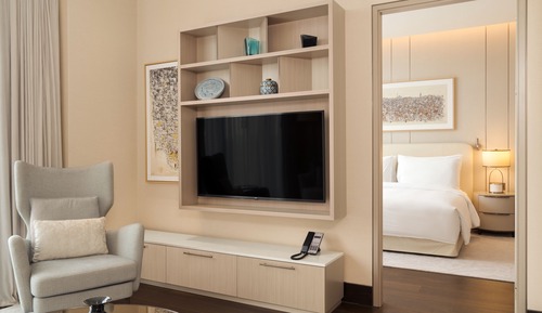 One-Bedroom Residence with City View