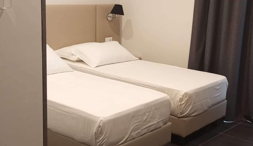 Habitación estándar, 1 cama de matrimonio grande, no fumadores, balcón (Converts to 2 Twin Beds)