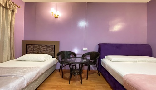Habitación triple, baño privado