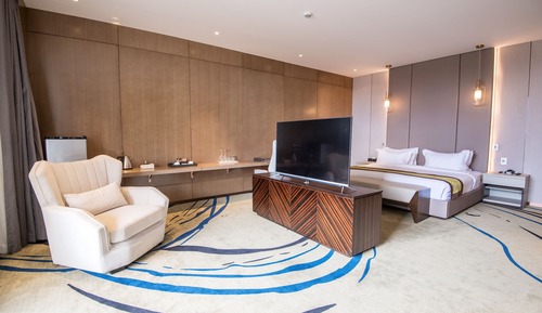 Executive Suite, 1 Queen Bed, Non Smoking, City View