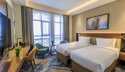 Executive Twin Room with Canal View
