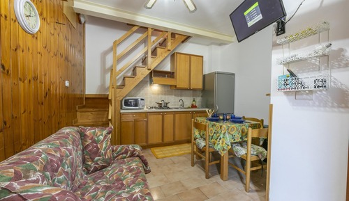 Family House, 1 Bedroom, Sea Facing (Casa di Paolo 50m from beach)