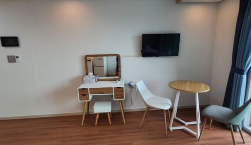 Room (303#)