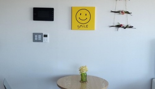 Room (Room 203)