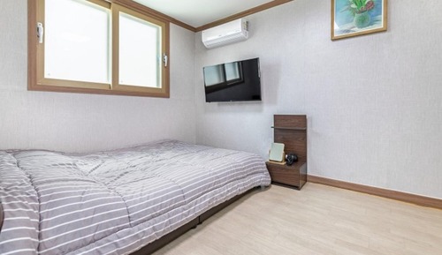 Room (Room 401 (26533))