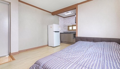 Room (Room 302 (26530))