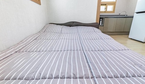 Room (Room 304 (26532))