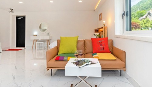 Room (Room 202 (Swimming pool not available)
