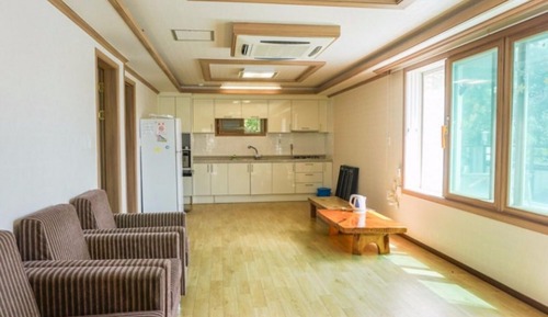 Room (Mountain Cabin (2F))