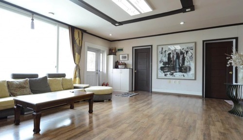 Room (Unshared House)
