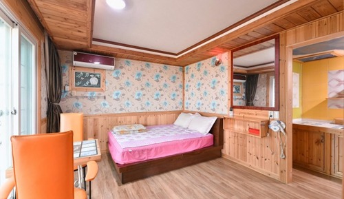 Room (Starlight (Couple Room))