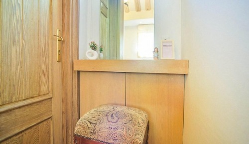 Room (Standard 5)