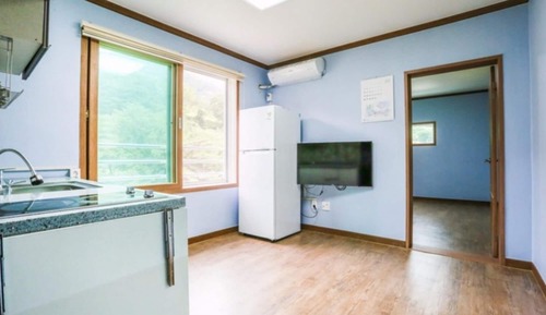 Room (Sangseonam Rock (No 201))