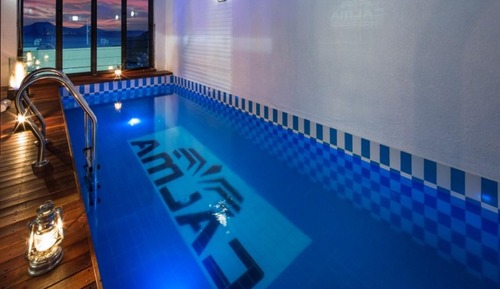 Room (VIP102)
