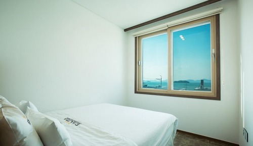Room (VIP101)
