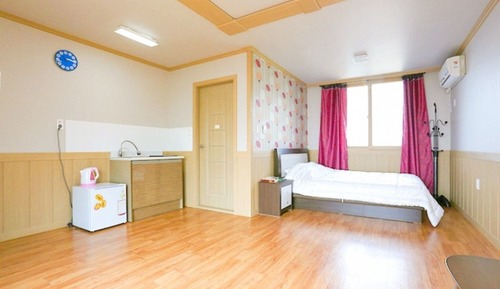 Room (Room 101)