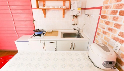 Room (Pink)
