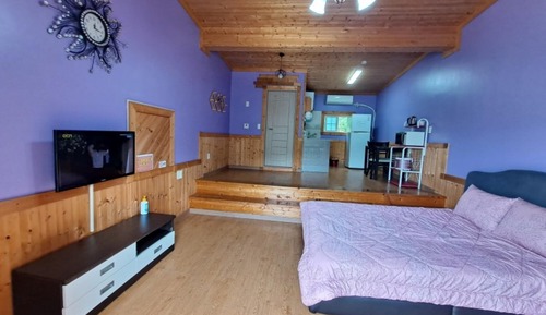 Room (White Cloud 203)