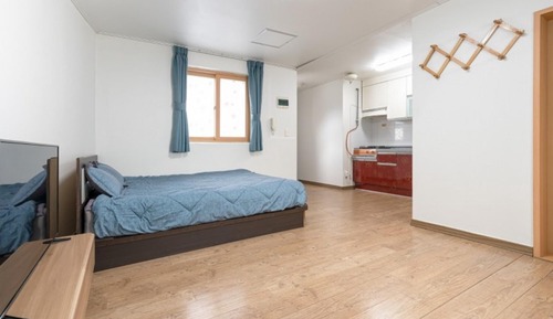 Room (Sapphire 2)