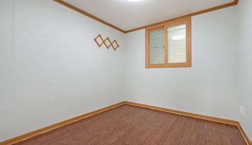 Room (Blue Sky)