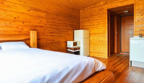 Room (50m - B201)