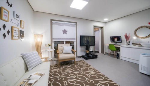 Room (Room 103 (Spa))