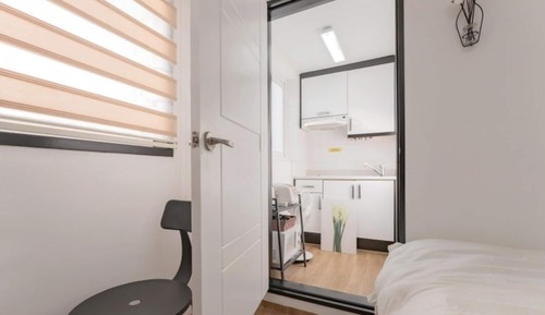 Room (Building 1 Room 302)