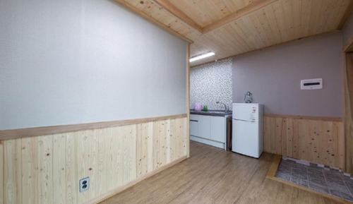 Room (Cherry Blossom)