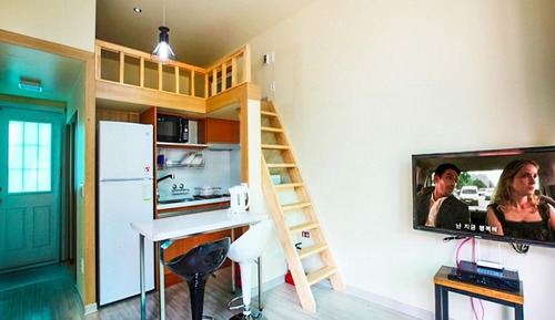 Room (Red Room (Duplex))