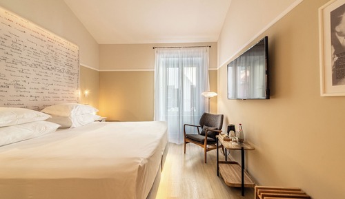 Habitación Confort con 1 cama doble o 2 individuales, vistas a la ciudad