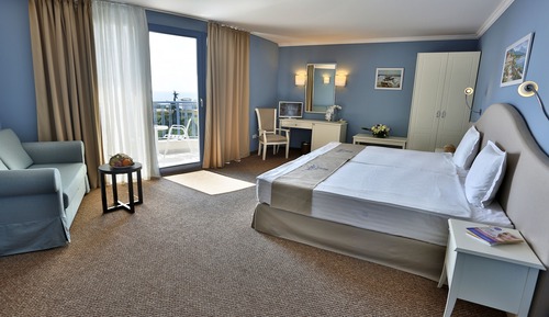 Habitación con 1 cama doble o 2 individuales, balcón, vistas al mar