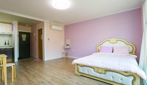 Room (Love me)