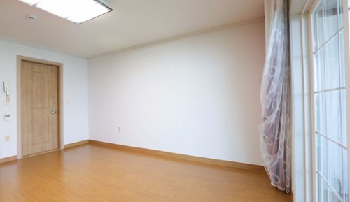 Room (Rose)