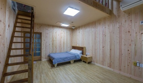 Room (Building A ridge flower bud (Duplex))