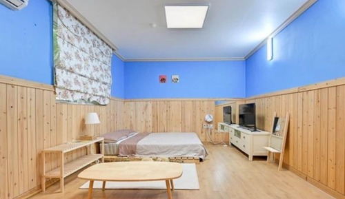 Room (Marjoram)