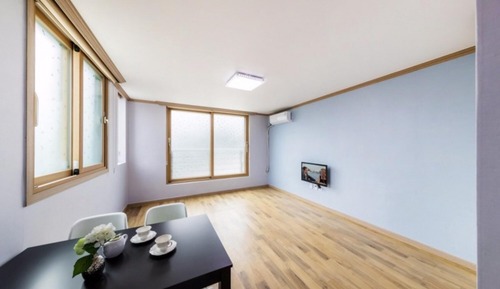 Room (Room 303 (4/5 person Ondol))