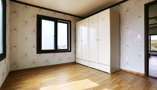 Room (B wing)