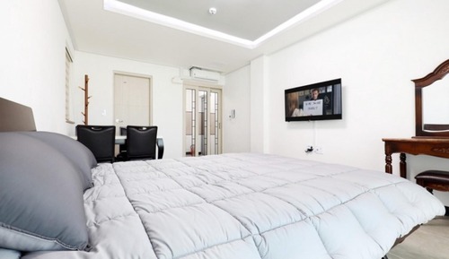 Room (C104)